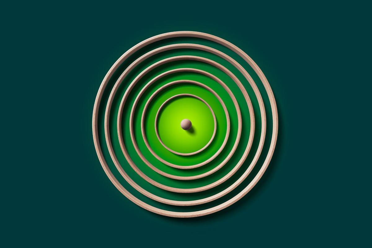 Sphere surrounded by concentric rings